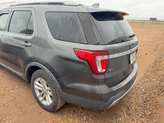 2017 Ford Explorer XLT - Exterior Rear Left Corner Image